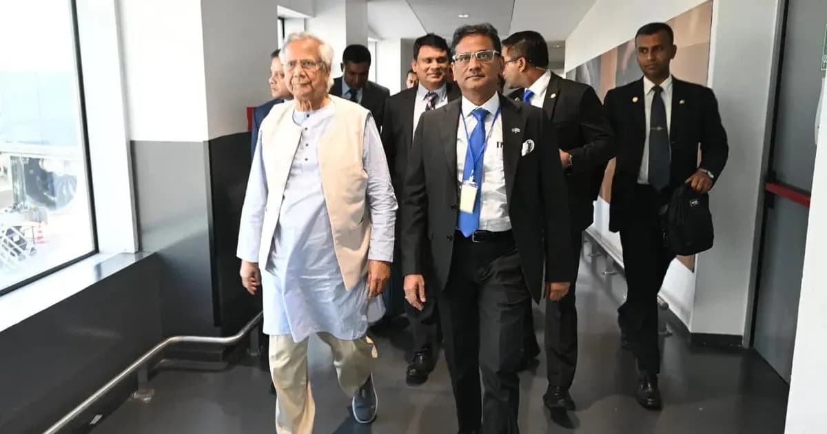 ইতালির রোমে পৌঁছেছেন প্রধান উপদেষ্টা ড. ইউনূস