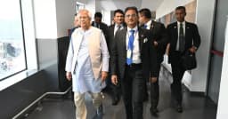ইতালির রোমে পৌঁছেছেন প্রধান উপদেষ্টা ড. ইউনূস
