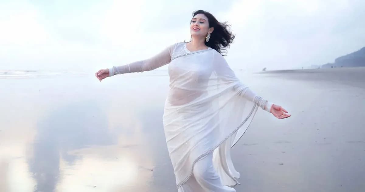 ‘প্রবল ঘোর’ নিয়ে ফিরলেন কুসুম শিকদার, ৯ বছর পর নতুন গান