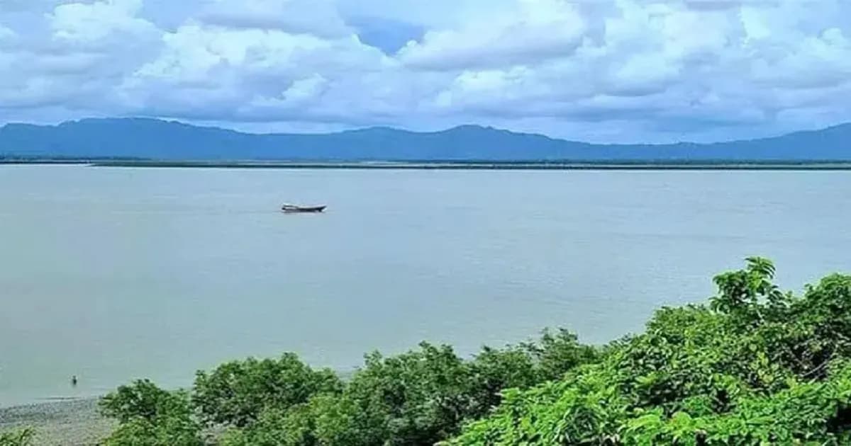 রাখাইন সীমান্তে ফের বিস্ফোরণ, আতঙ্কে টেকনাফের সীমান্তবাসী
