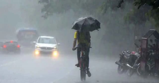 ঢাকাসহ ৬ বিভাগে অতি ভারী বৃষ্টির পূর্বাভাস, চট্টগ্রামে ভূমিধসের আশঙ্কা