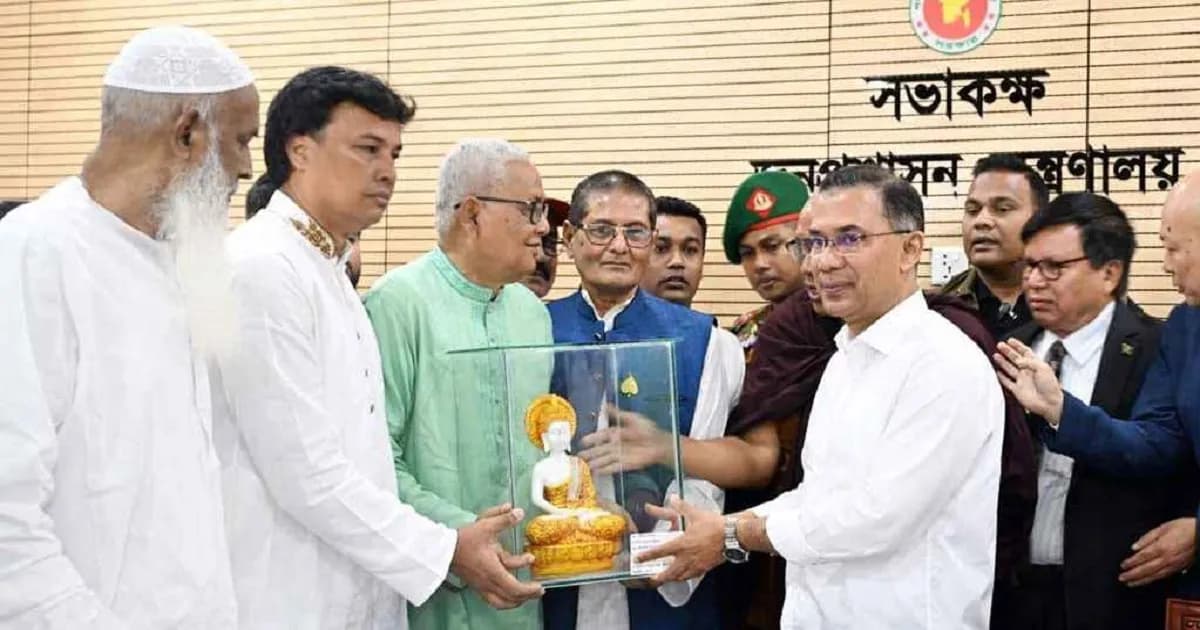 প্রধানমন্ত্রীর সঙ্গে বৌদ্ধ সম্প্রদায়ের নেতাদের শুভেচ্ছা বিনিময়