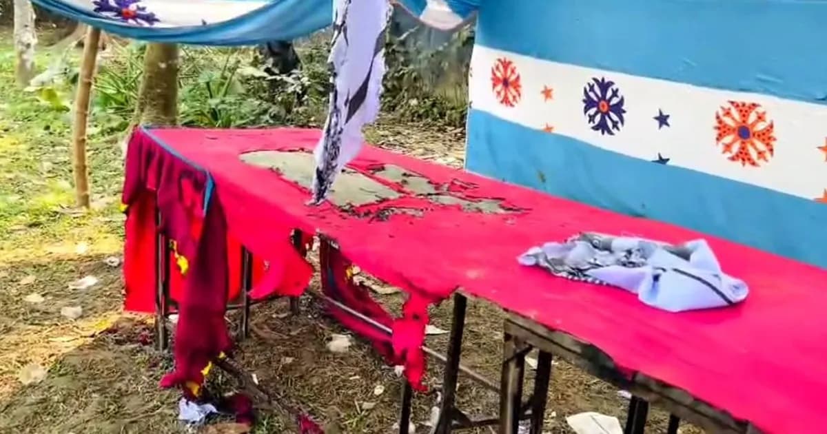 বগুড়ায় ধানের শীষের নির্বাচনী অফিসে আগুন, এলাকায় উত্তেজনা