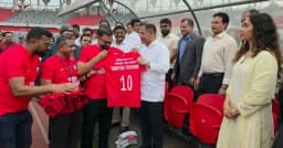 পূর্বঘোষণা ছাড়াই হঠাৎ ঢাকা স্টেডিয়ামে প্রধানমন্ত্রী তারেক রহমান