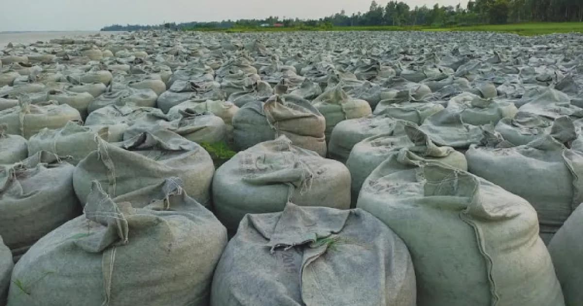 অযত্নে জিও ব্যাগ, সেলাইয়ে নিম্নমানের সুতা