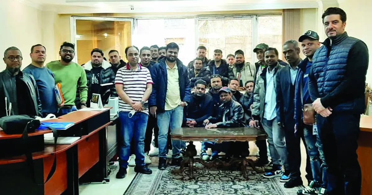 তেহরান থেকে আজ রাত ২টার দিকে ঢাকায় পৌঁছাতে পারেন ১৮৬ বাংলাদেশি