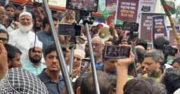 ১১ দলীয় ঐক্যের কর্মসূচিতে পুলিশি বাধায় ‘ধাক্কাধাক্কি’