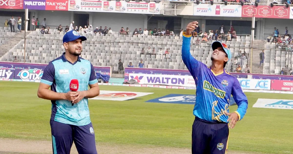 নাটকীয়তা শেষে বিপিএল শুরু, বাঁচা-মরার ম্যাচে ব্যাটিংয়ে নোয়াখালী