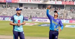 নাটকীয়তা শেষে বিপিএল শুরু, বাঁচা-মরার ম্যাচে ব্যাটিংয়ে নোয়াখালী