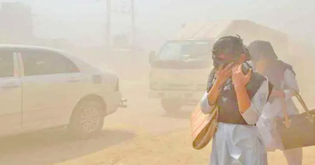 আজ বায়ুদূষণে শীর্ষে ঢাকা, বাতাসের মান ‘খুবই অস্বাস্থ্যকর’