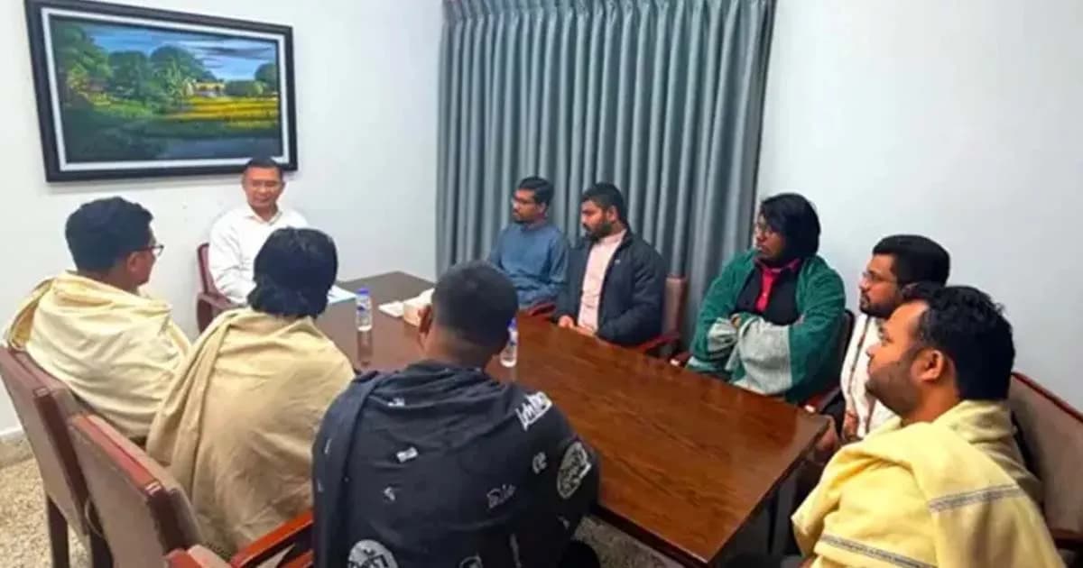 ছাত্রদল-ছাত্রশিবিরকে কাঁধে কাঁধ মিলিয়ে কাজ করার পরামর্শ তারেক রহমানের