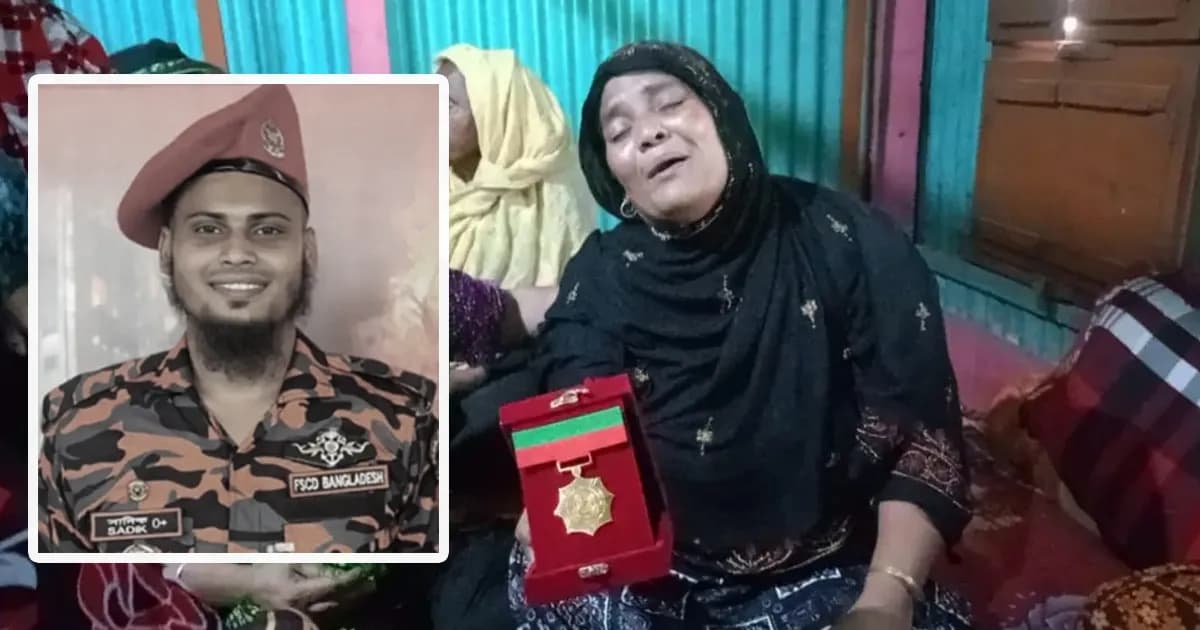 ‘আমার ছেলে আর মা বলে ডাকবে না’—রাষ্ট্রীয় পদক বুকে মায়ের আহাজারি