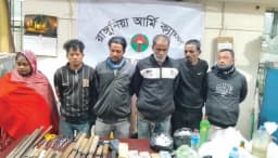 রাঙ্গুনিয়ায় যৌথ বাহিনীর অভিযানে গ্রেপ্তার ৬