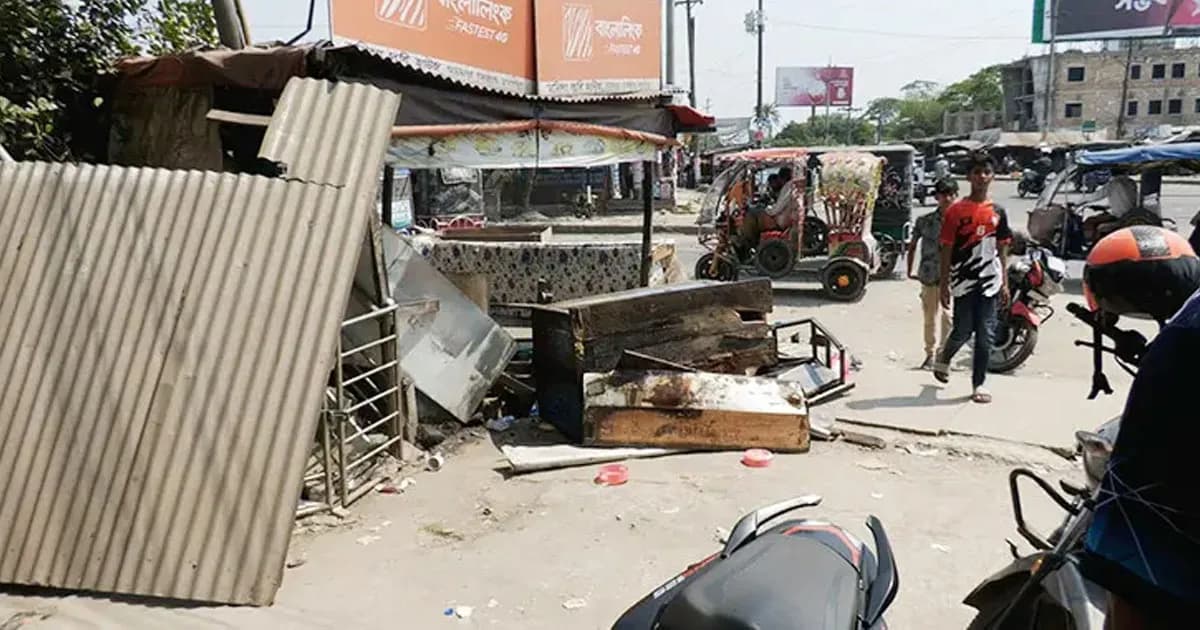 সংঘর্ষে রণক্ষেত্র মাদারীপুর, শতাধিক ককটেল বিস্ফোরণ