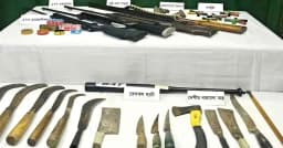 বাড্ডা ও যাত্রাবাড়ীতে সেনা অভিযান, বিপুল অস্ত্র-মাদক উদ্ধার