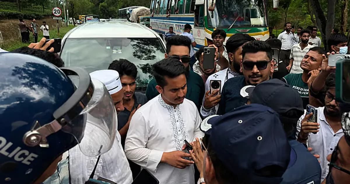 পুলিশের বাধা পেরিয়ে হবিগঞ্জের পথে এনসিপির কেন্দ্রীয় নেতারা