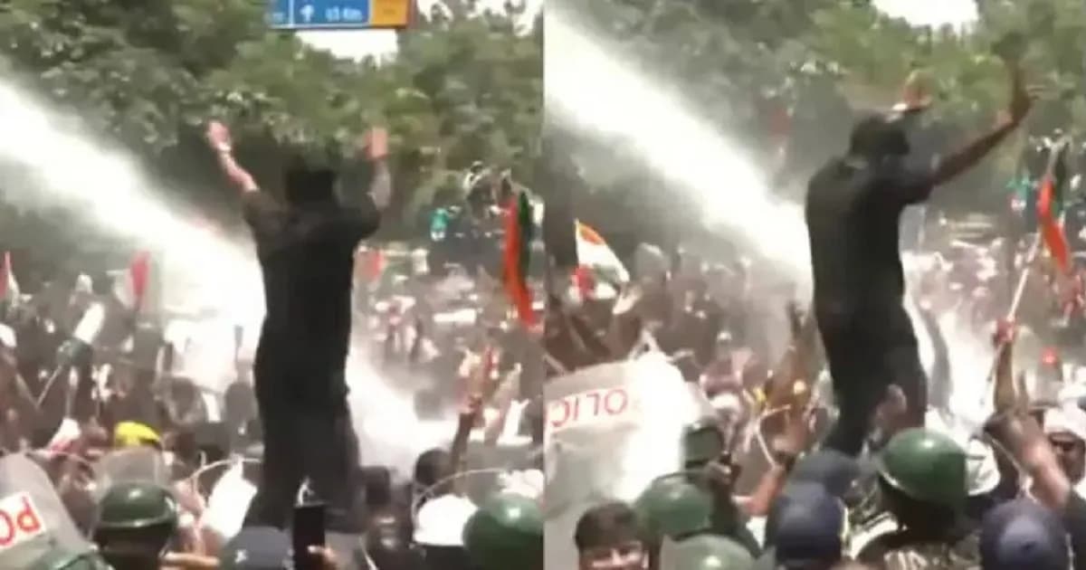 ভারতে আবারও উত্তাল ছাত্র আন্দোলন, ভেঙে ফেলেছে ব্যারিকেড