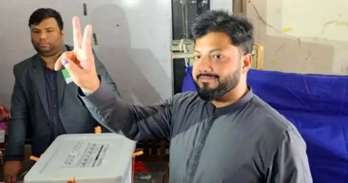 ঢাকা-৬ আসনে জয়ের হাসি হাসলেন ইশরাক