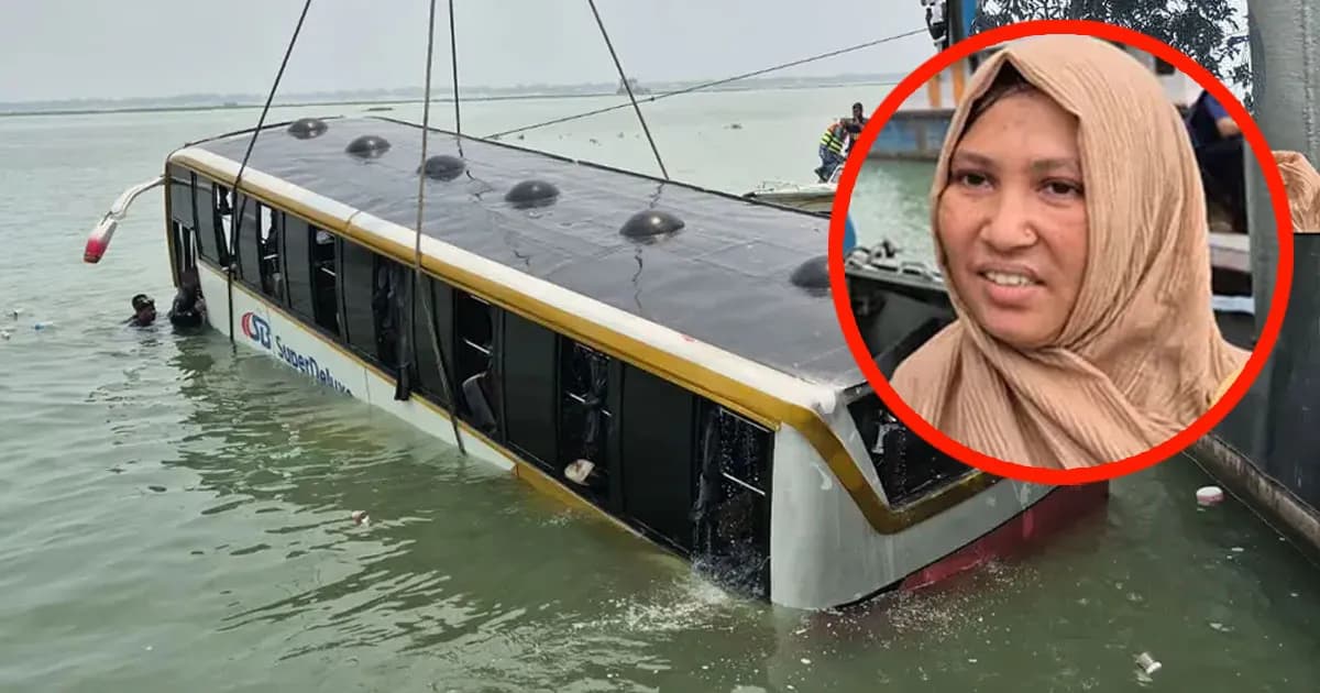 ‘বাস থেকে না নামলে আজ হয়তো বাঁচতাম না, আমি সাঁতার জানি না’