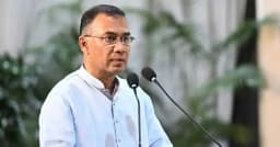 বাড়ির দরজা খুলতেই প্রধানমন্ত্রীর চমকপ্রদ মন্তব্য, ‘চলেন যুদ্ধে যাই’!