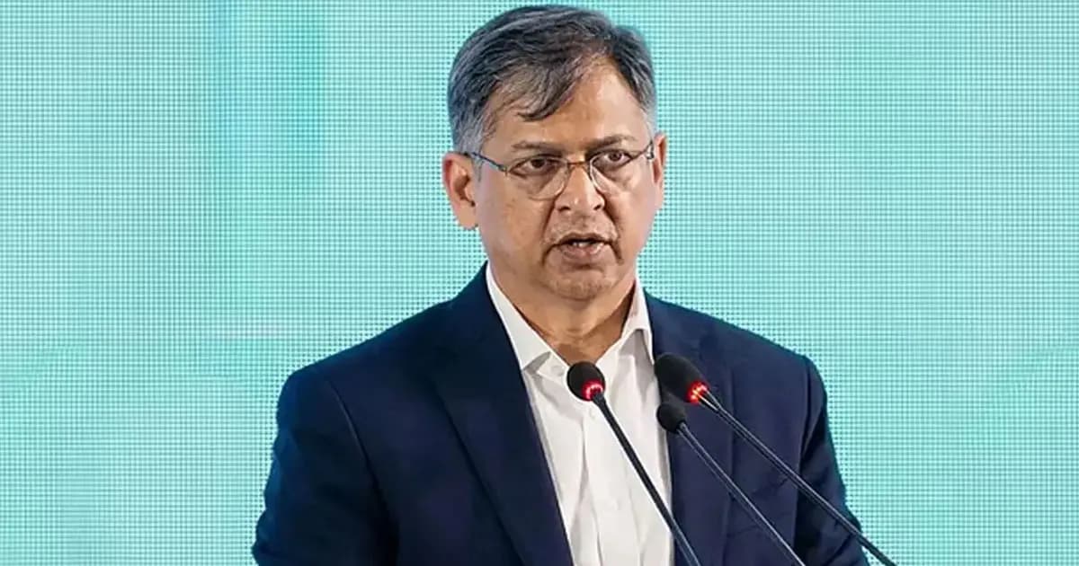 সংবিধানের ৭০ অনুচ্ছেদ সংশোধন হবে: স্বরাষ্ট্রমন্ত্রী