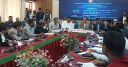 লালমনিরহাটে সরকারি কর্মকর্তাদের সঙ্গে তিন এমপির মতবিনিময়