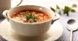 চিকেন না টমেটো স্যুপ— শীতে কোনটি বেশি উপকারী?