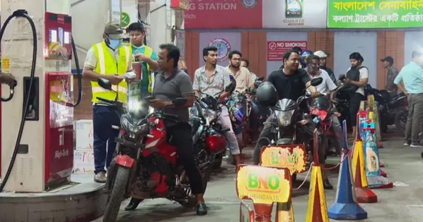 ফুয়েল পাসে বদলেছে রাজধানীর চিত্র, কমেছে জ্বালানি তেলের ভোগান্তি