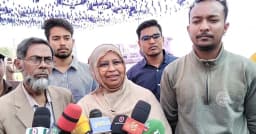 নেত্রকোণায় স্বামীর প্রচারণায় চিকিৎসক স্ত্রী