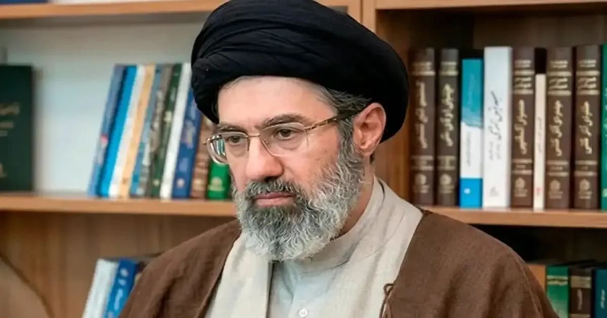 হামলায় গুরুতর দগ্ধ মোজতবা খামেনি, লাগতে পারে প্লাস্টিক সার্জারি