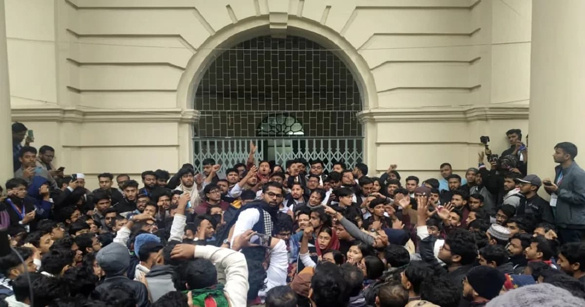 জকসু নির্বাচন স্থগিত, ভিসি ভবন অবরুদ্ধ শিক্ষার্থীদের