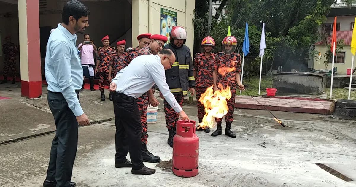 নেত্রকোণায় ফায়ার সার্ভিস ও সিভিল ডিফেন্স সপ্তাহ শুরু
