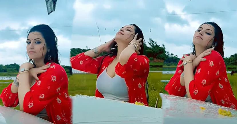 বৃষ্টিতে ভিজে মুগ্ধতা ছড়ালেন পরীমণি