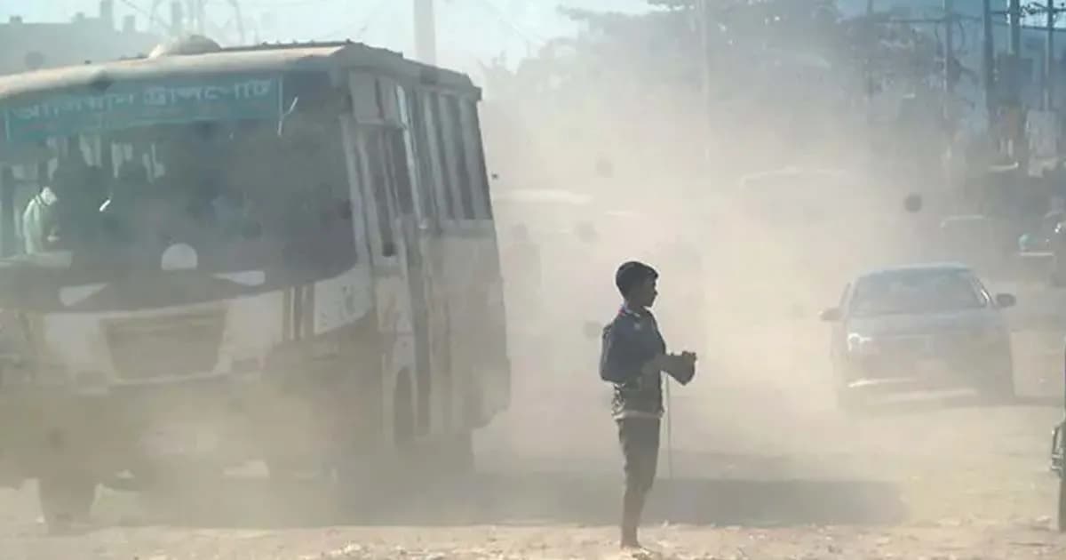 ঢাকায় আজ বায়ুর মান খুব অস্বাস্থ্যকর, দূষণের শীর্ষে লাহোর