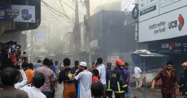 টঙ্গীতে কেমিক্যাল গুদামে বিস্ফোরণ, ফায়ার সার্ভিসের সদস্যসহ দগ্ধ ৫