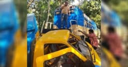 কক্সবাজার এক্সপ্রেসের ধাক্কায় দ্বিখণ্ডিত পিকআপ ভ্যান