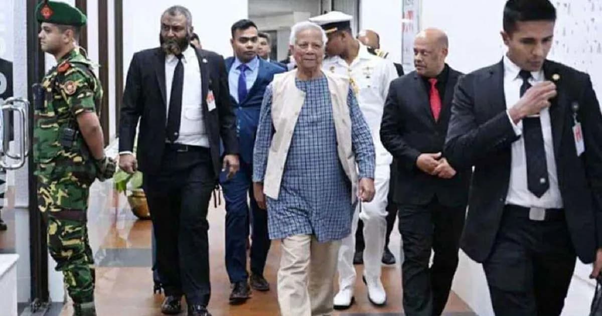 খালেদা জিয়ার খোঁজ নিতে এভারকেয়ারে প্রধান উপদেষ্টা