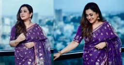 বেগুনি শাড়িতে পূর্ণিমার মায়াবী রূপ, মুগ্ধ ভক্তরা