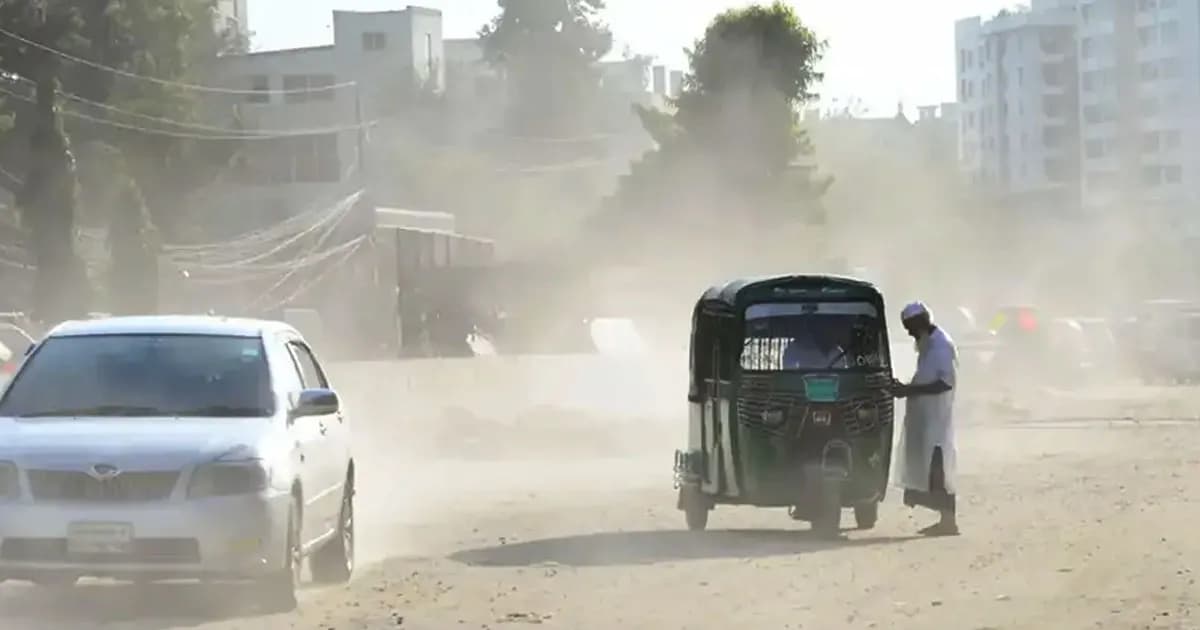 ছুটির দিনেও ঢাকার বাতাসে স্বস্তি নেই, মান ‘খুব অস্বাস্থ্যকর’