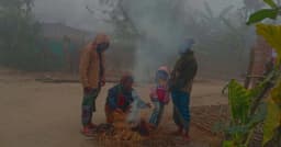 শীতে জমে গেছে চুয়াডাঙ্গা, বিপর্যস্ত জনজীবন