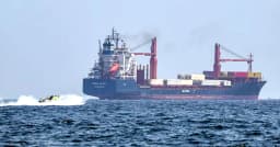 ইরানে হামলা: হরমুজ প্রণালী বন্ধ, তেল ও জ্বালানি সরবরাহ স্থগিত