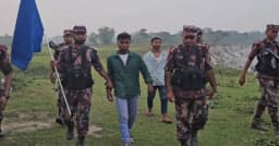 বিএসএফের হাত থেকে দুই শিক্ষার্থীকে ফিরিয়ে আনল বিজিবি