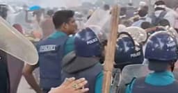 শাহবাগে প্রাথমিক শিক্ষকদের ওপর পুলিশের লাঠিচার্জ, আহত ১২০