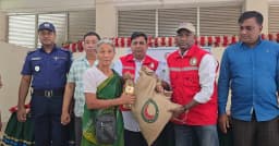 দীঘিনালায় বন্যায় ক্ষতিগ্রস্ত ২৫০ পরিবার পেল খাদ্য সহায়তা