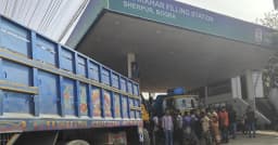 শেরপুরে ৯ ফিলিং স্টেশনে ‘ট্যাগ অফিসার’