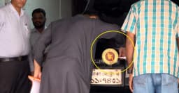 গাড়ি থেকে নিজেই সরকারি লোগো সরালেন ইশরাক হোসেন