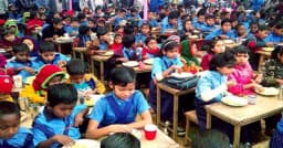 পচা ডিম-বাসি রুটির পাহাড়, তবুও দেশজুড়ে ছড়াচ্ছে স্কুল ফিডিং
