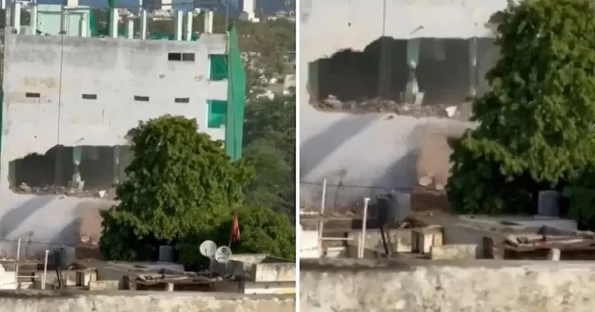 হাজার হাজার পুলিশ মোতায়েন করে ভাঙা হচ্ছে ৪৪ বছরের পুরোনো মসজিদ