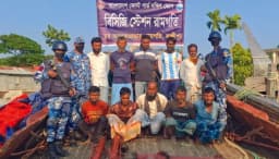 লক্ষ্মীপুরে কোস্ট গার্ডের অভিযানে ১০ জেলে আটক