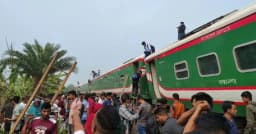 ট্রেন লাইনচ্যুত: ঢাকার সঙ্গে উত্তরবঙ্গের রেলযোগাযোগ বন্ধ